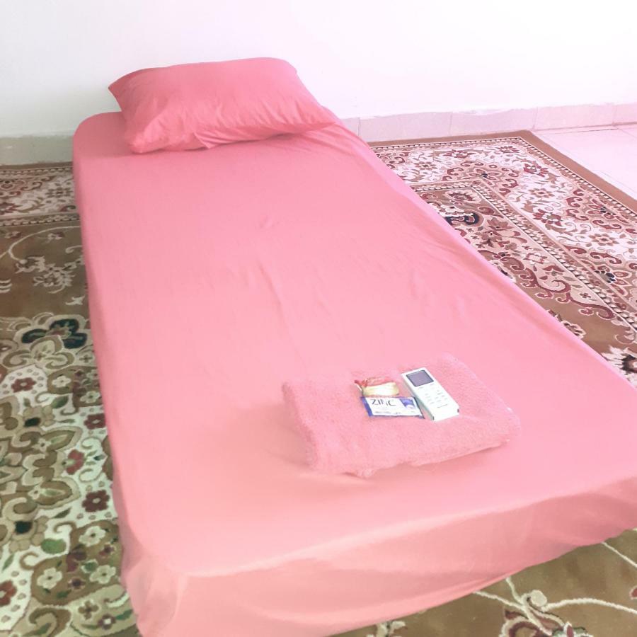 Almira Homestay Near Airport Jambi Εξωτερικό φωτογραφία